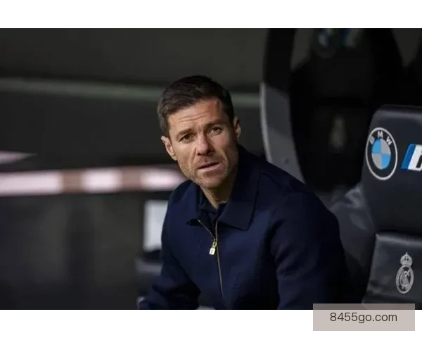 阿隆索调侃卡拉格：你只是评论员而非足球传奇